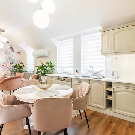 Monarchia Pearl Apartmán