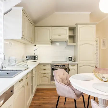 Monarchia Pearl Mosonmagyaróvár